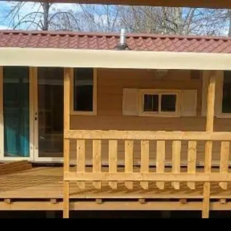 Comfortable Campsite-chalet G16 Tuscany Near Sea Alpehytte